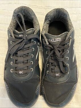 Kuru women’s size 8 Quantum walking shoes